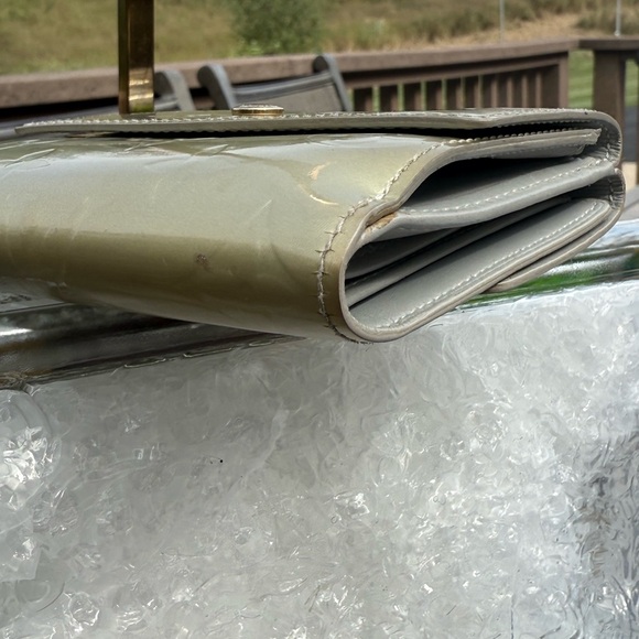 GUC! Louis Vuitton Vermis Metallic Gold Vintage Wallet - Picture 12 of 15